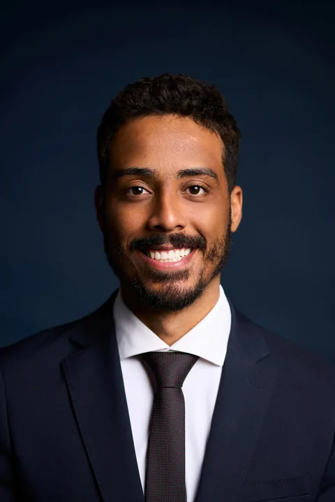 Dr. Angelo Santos